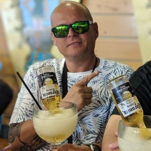 Meet your Posher, Emanuel